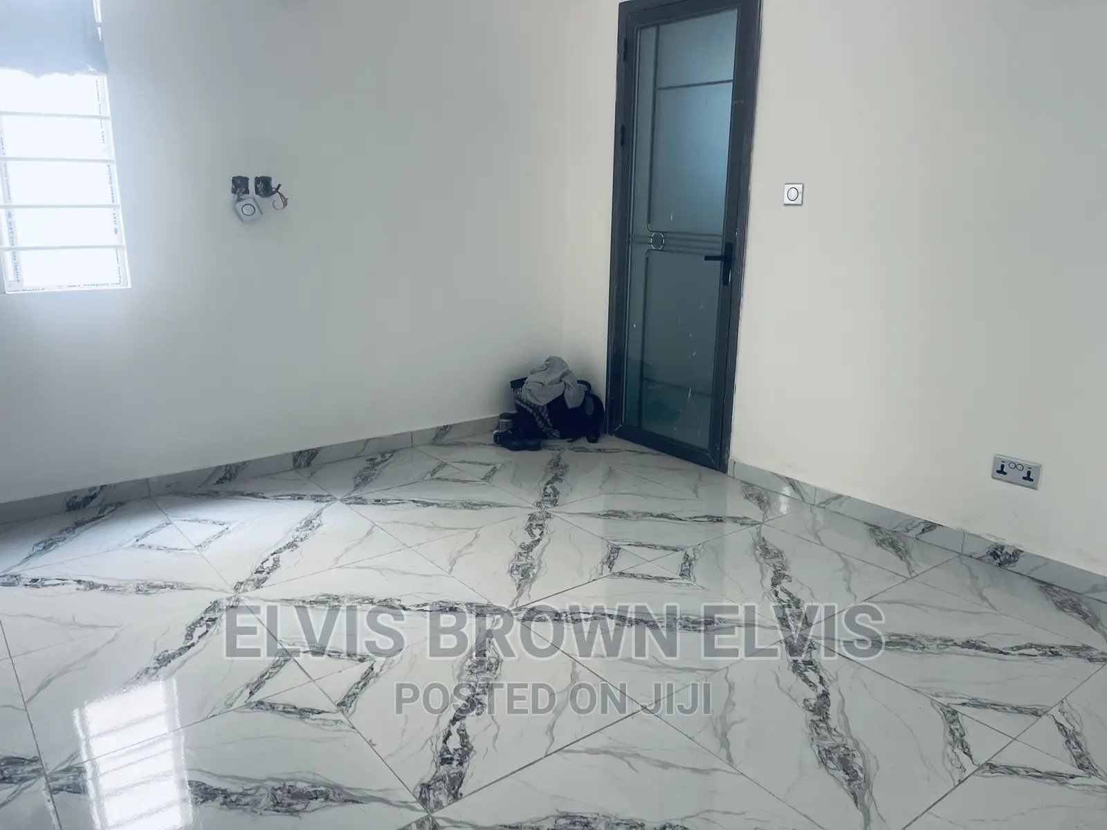 3bdrm Duplex in Botwe for sale