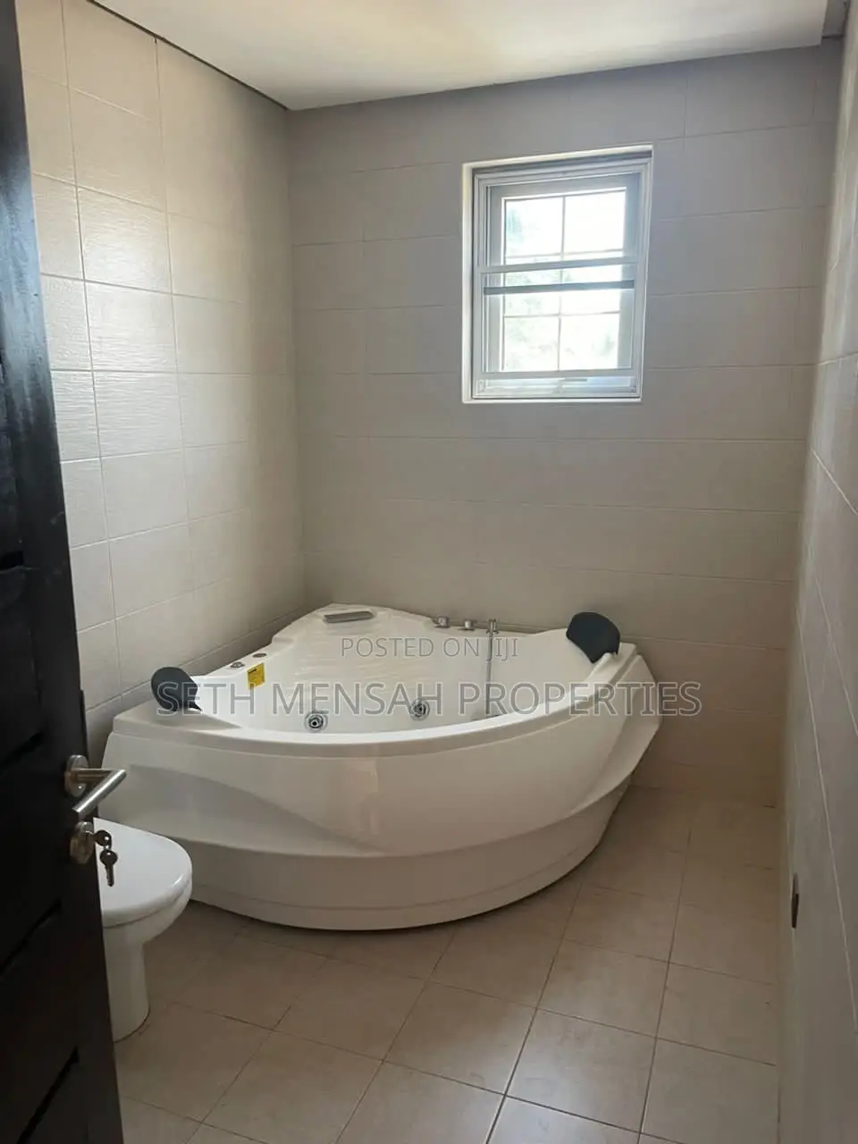 3bdrm Townhouse / Terrace in Skm, Dzorwulu for rent