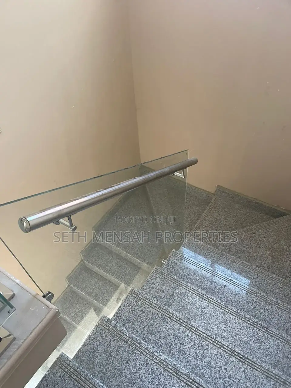 3bdrm Townhouse / Terrace in Skm, Dzorwulu for rent