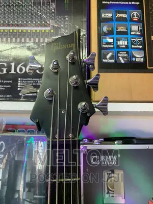 Gibson Bass Guitar (5 Strings)
