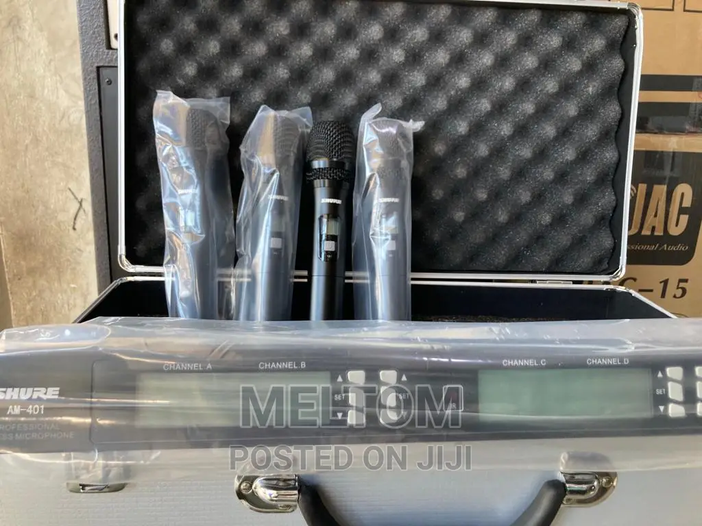 Shure Am-401 4in1 Briefcased Cordless Microphone