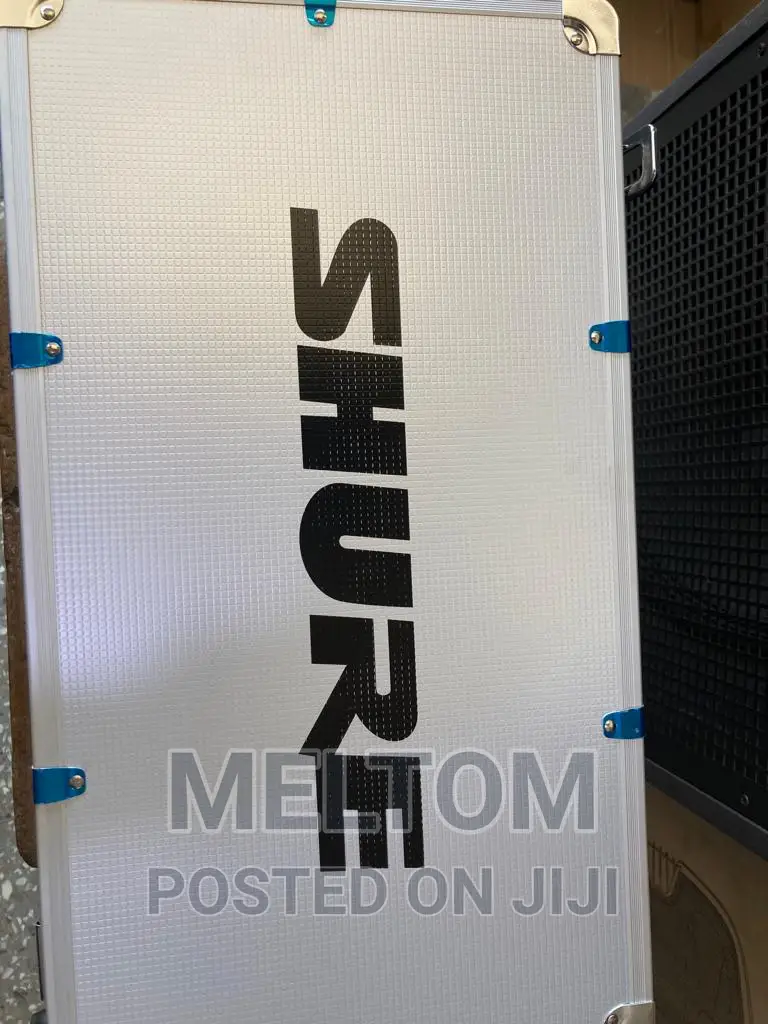 Shure Am-401 4in1 Briefcased Cordless Microphone