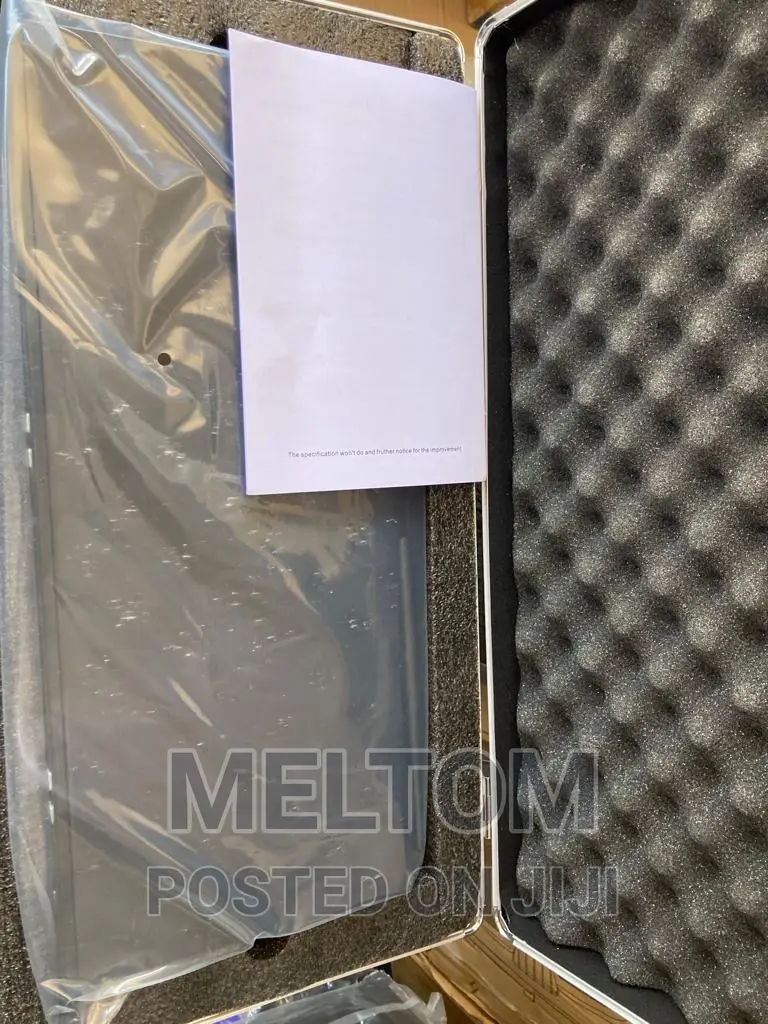 Shure Am-401 4in1 Briefcased Cordless Microphone
