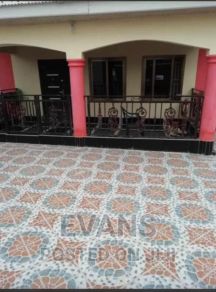 We Do Quality Tilling, Screeding and Wallpaper Installation