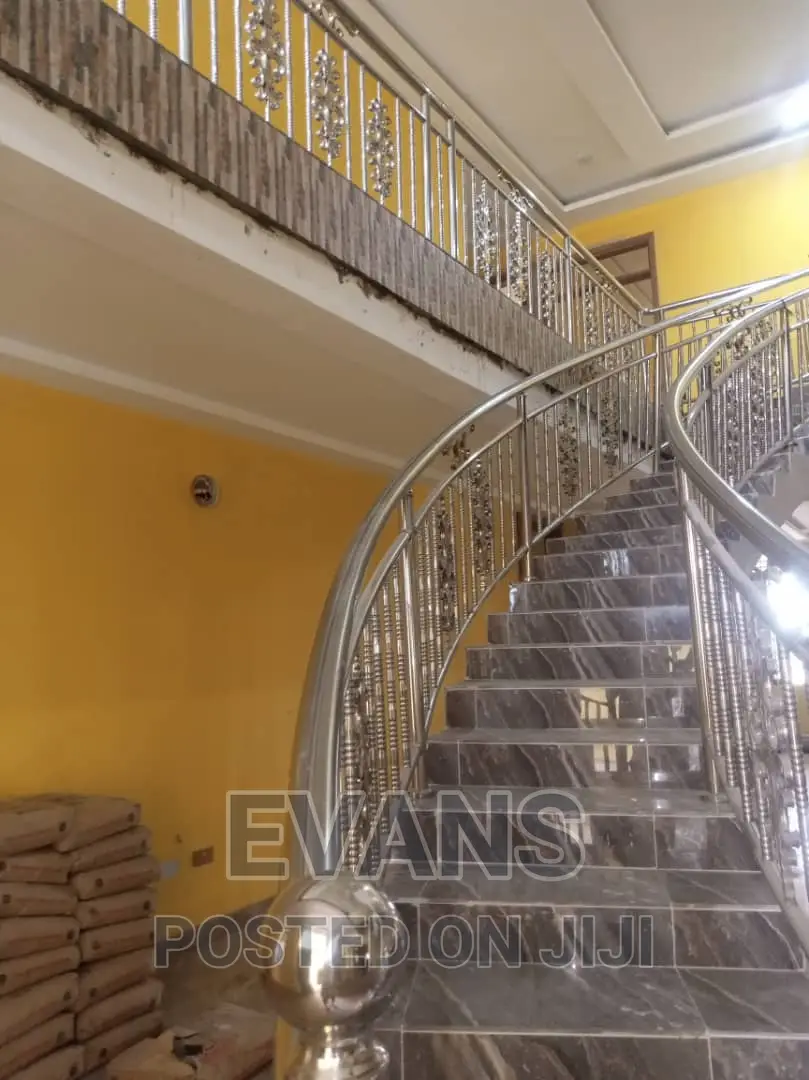 We Do Quality Tilling, Screeding and Wallpaper Installation