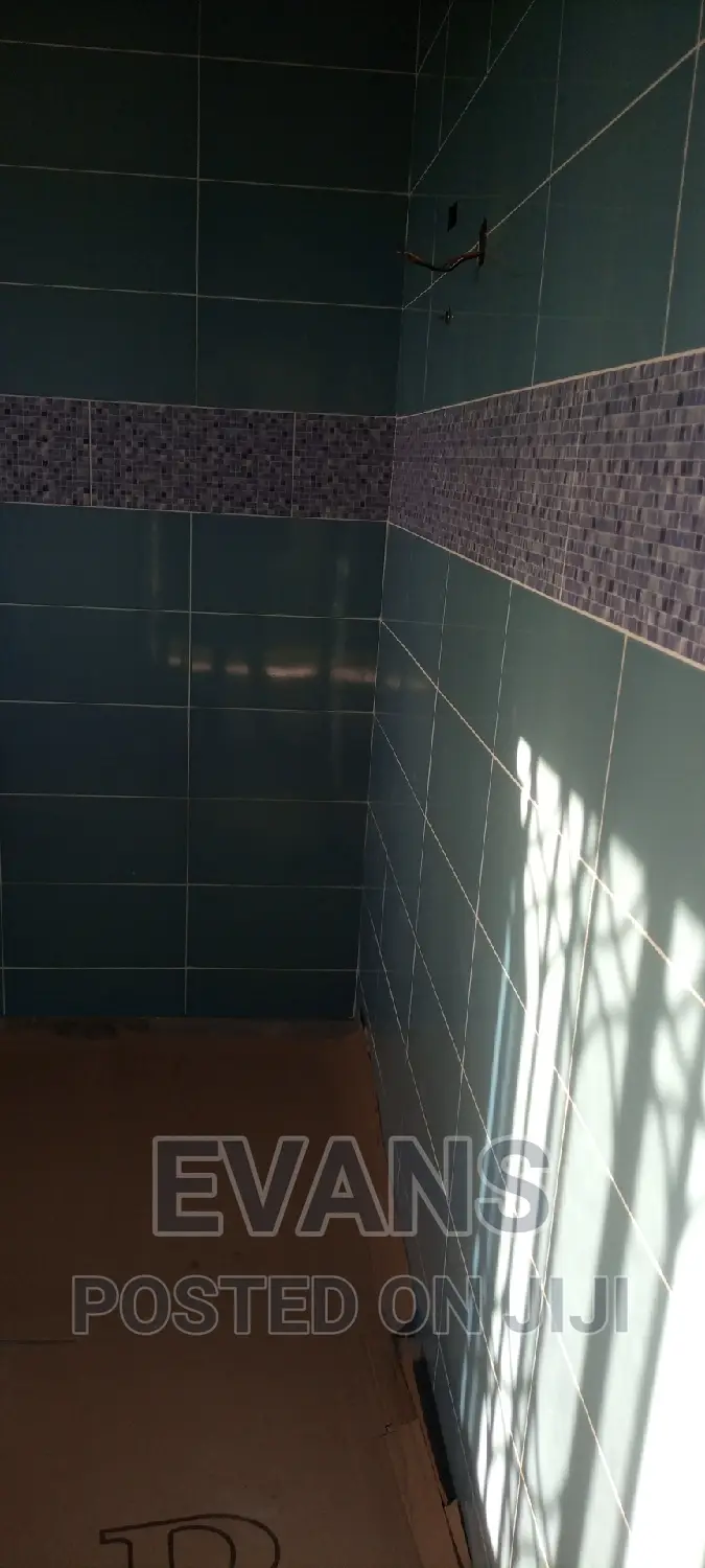 We Do Quality Tilling, Screeding and Wallpaper Installation