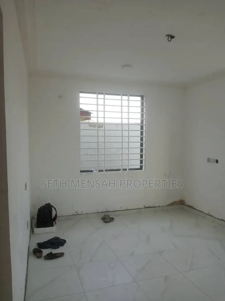 4bdrm House in Skm, Achimota for sale