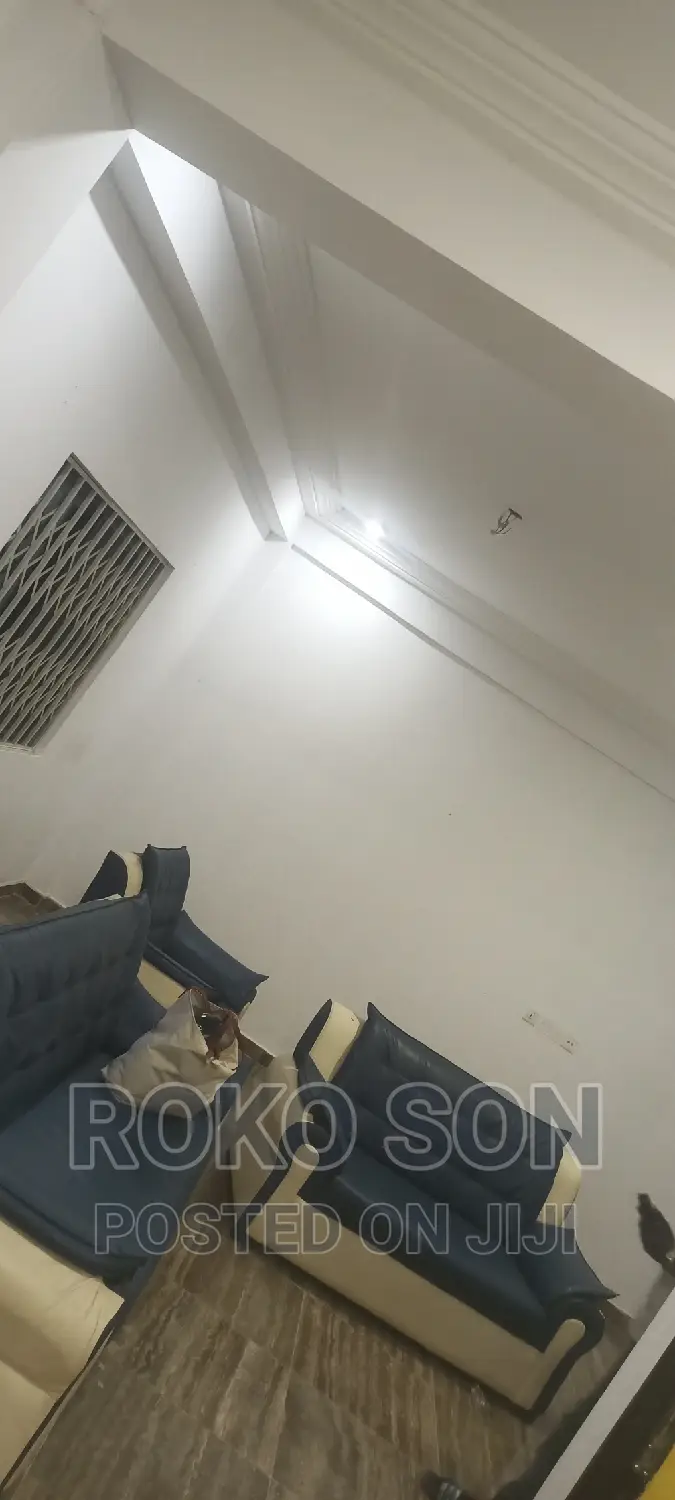 2bdrm Apartment in Dr Roko, Ablekuma for rent