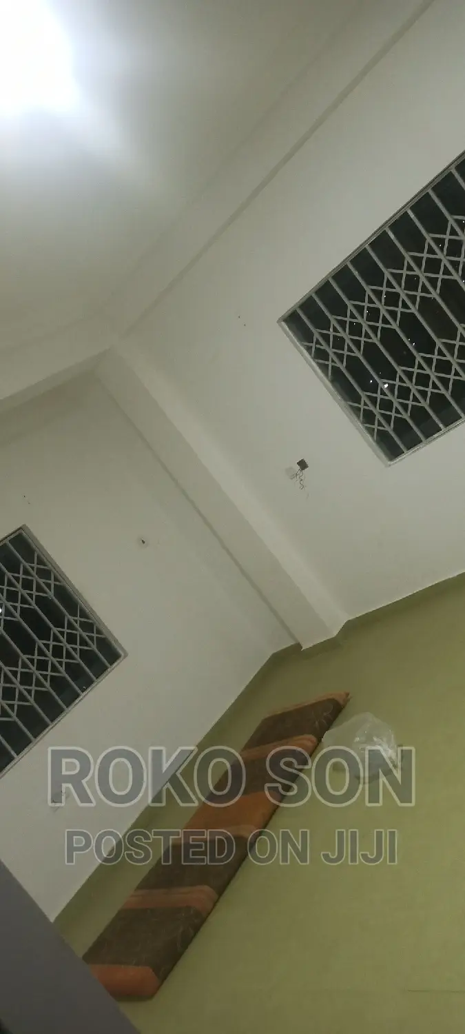 2bdrm Apartment in Dr Roko, Ablekuma for rent