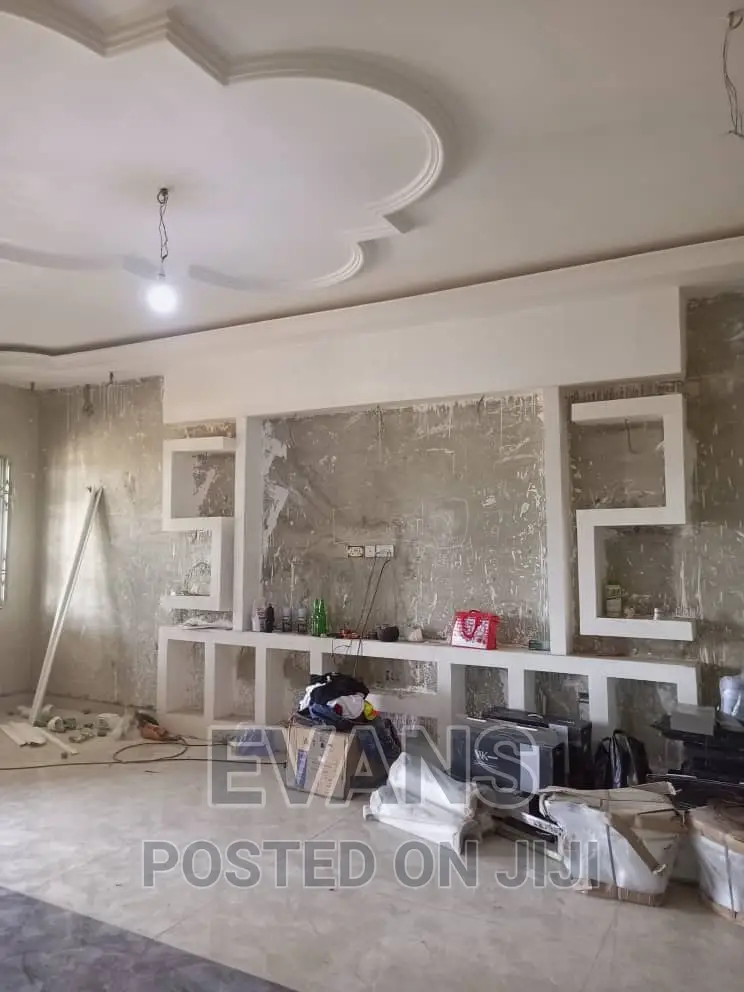 Expert in P.O.P, Skimming, Painting, Graphiato,Tv Designs