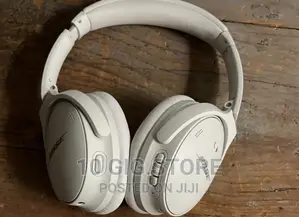 Photo - First Rate Bose Quietcomfort 45 Headphones