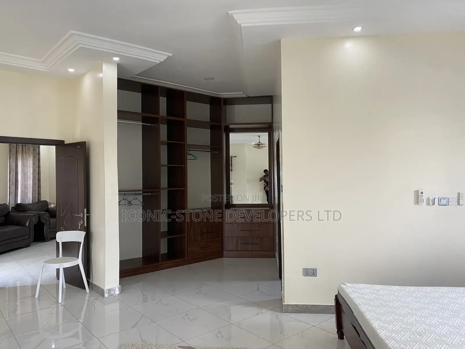 Furnished 4bdrm House in Lakeside, Ashaley Botwe for sale