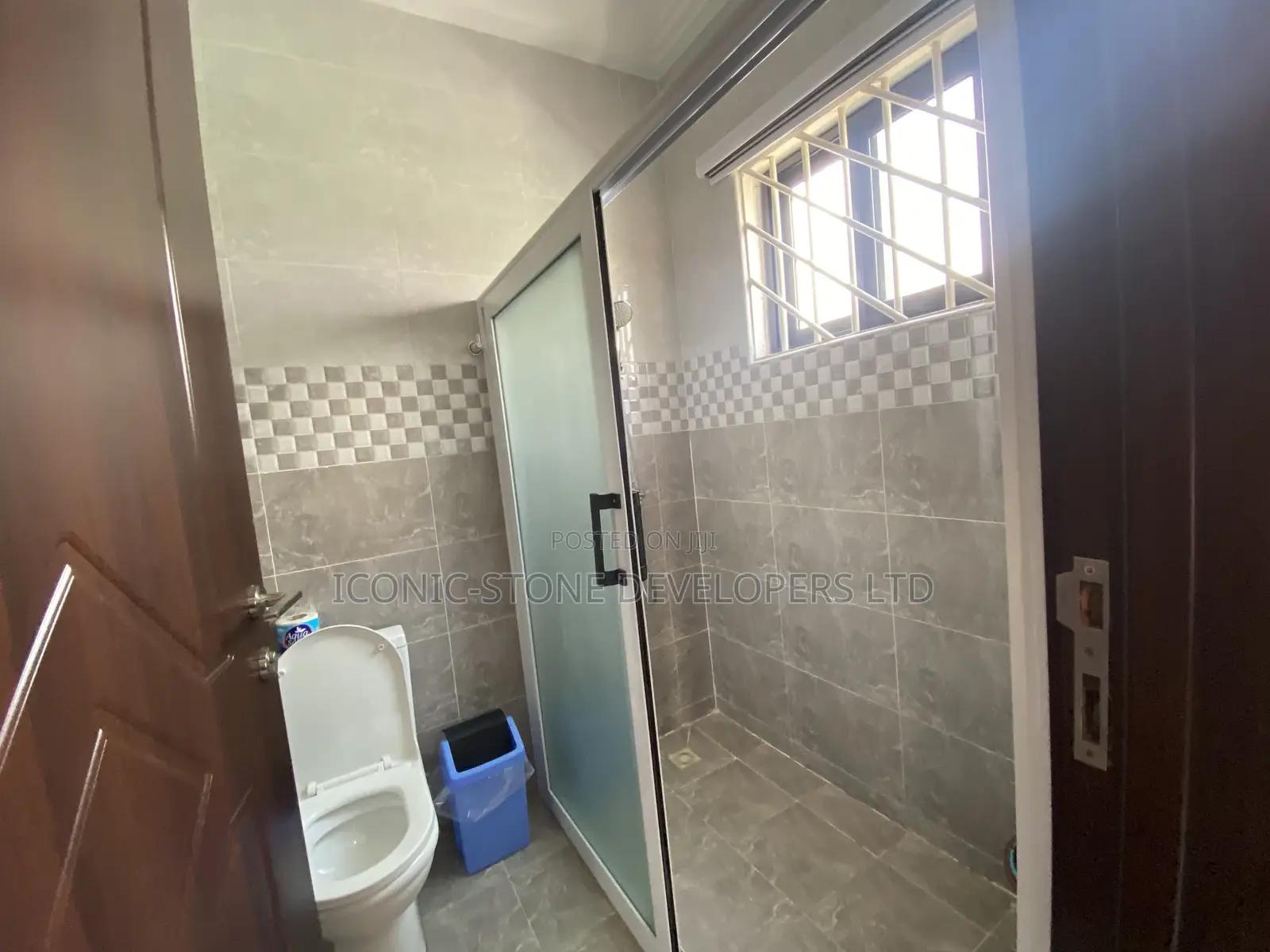 Furnished 4bdrm House in Lakeside, Ashaley Botwe for sale