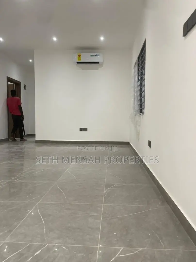 4bdrm House in Skm, Ashaley Botwe for sale