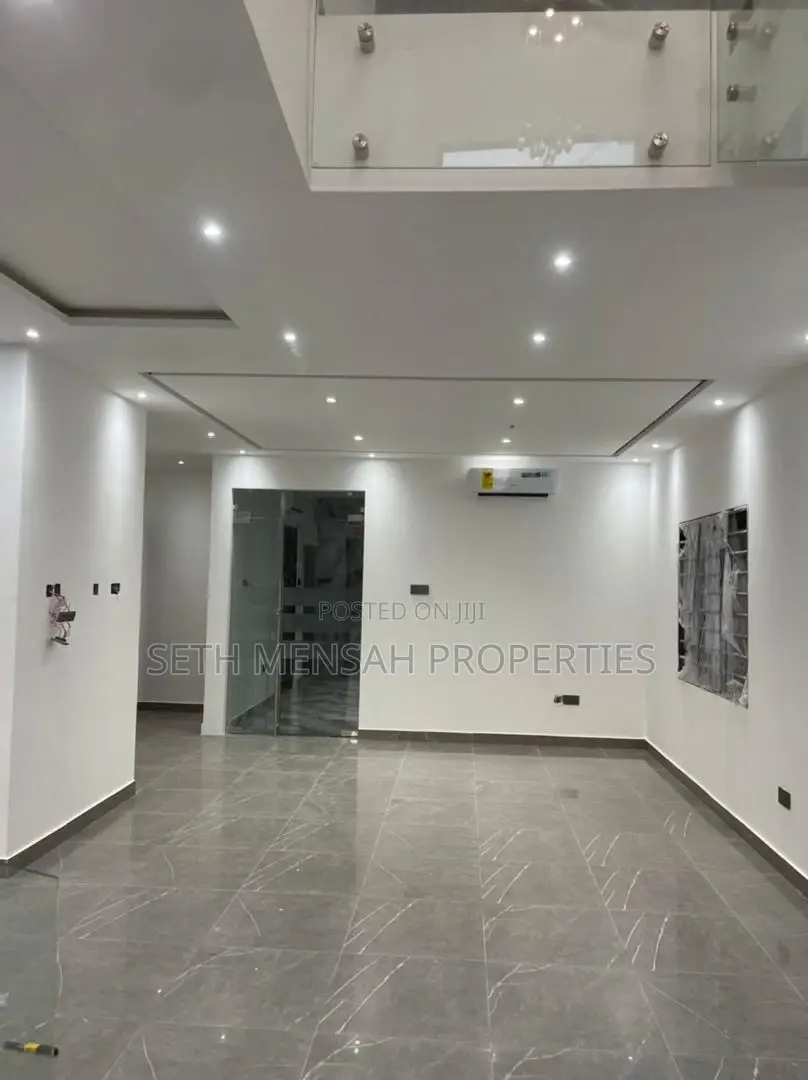 4bdrm House in Skm, Ashaley Botwe for sale