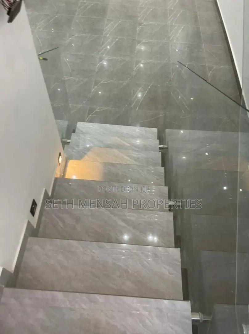 4bdrm House in Skm, Ashaley Botwe for sale