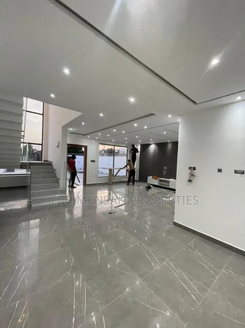 4bdrm House in Skm, Ashaley Botwe for sale