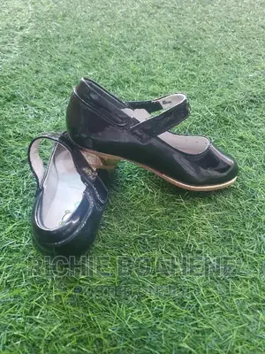 Girl Shoe Size 29