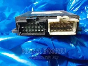 Mercedes-Benz a 906 446 04 46 Control Unit