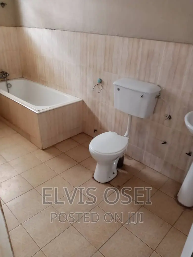5bdrm House in Kasoa Road Ayigbe, Weija for rent