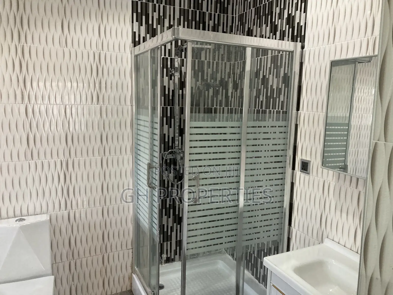3bdrm House in Trede., Kumasi Metropolitan for sale