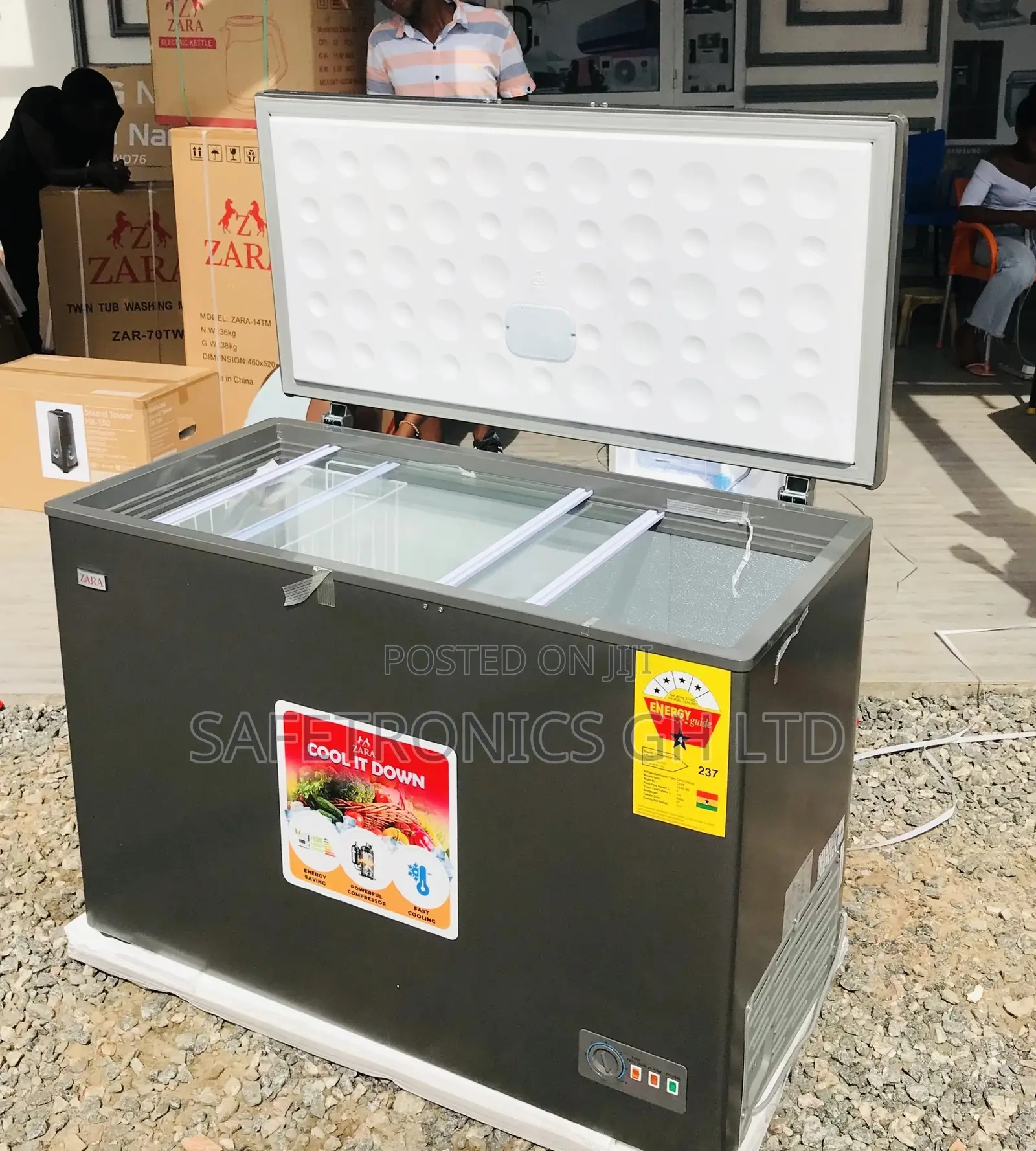 Chestfreezer Zara 360 270 Liters Singledoor Glass Lid