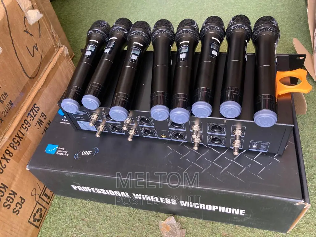 Shure Am-801 8in1 Cordless Microphone