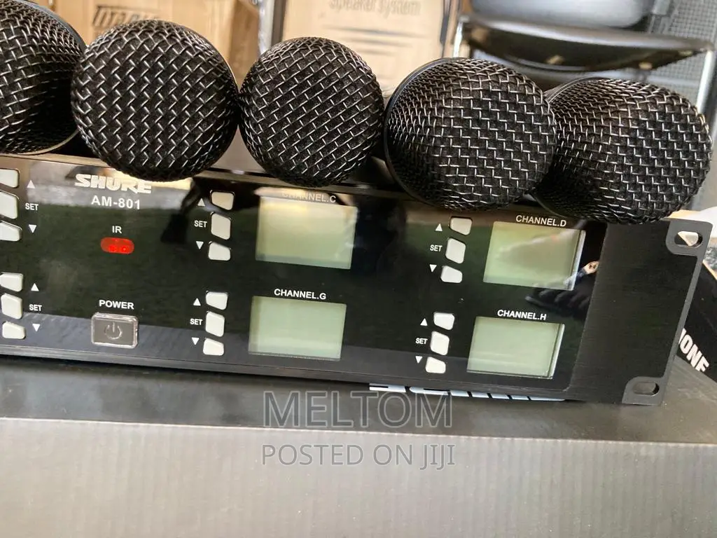 Shure Am-801 8in1 Cordless Microphone