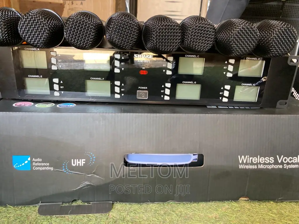 Shure Am-801 8in1 Cordless Microphone