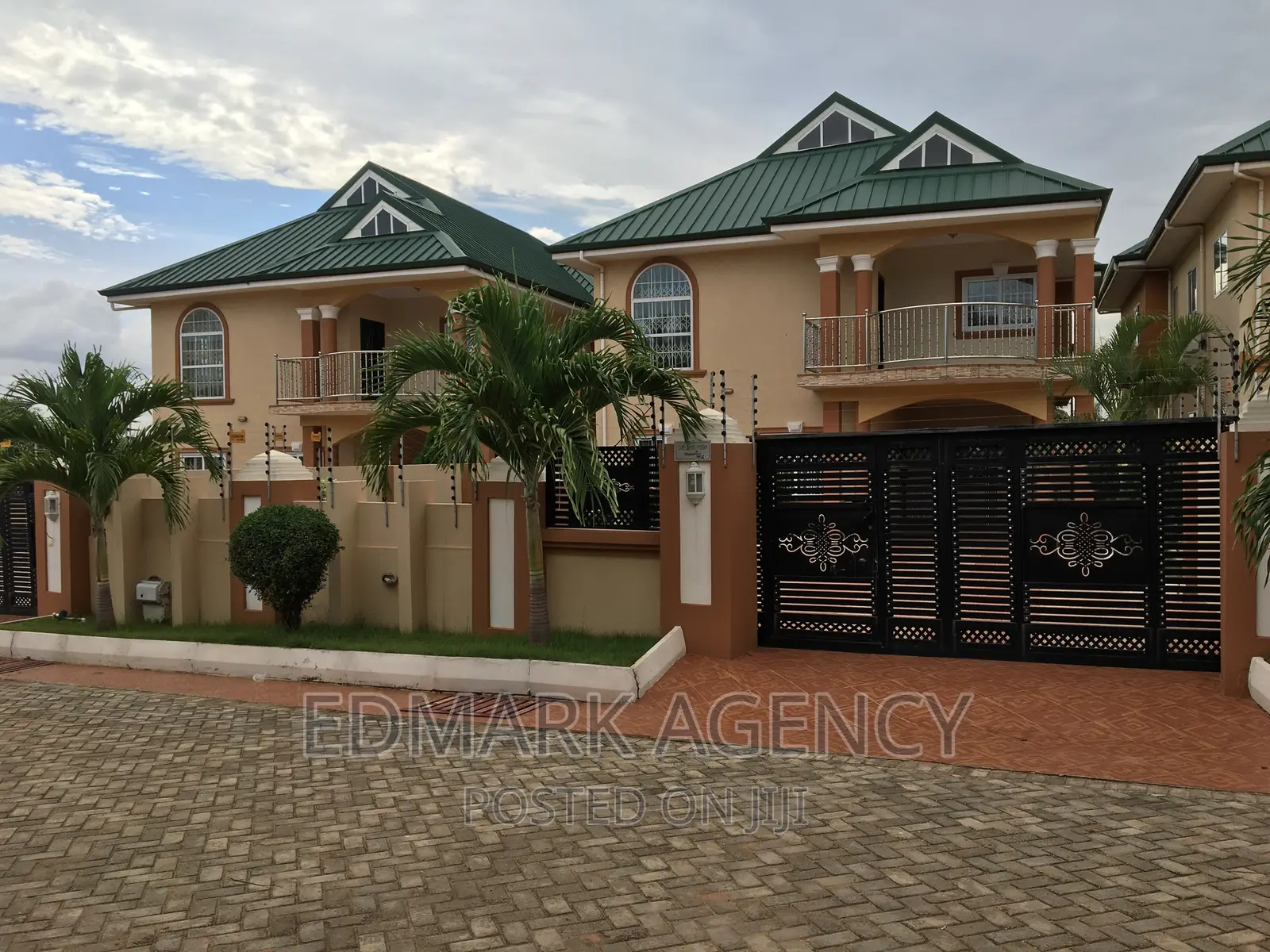 4bdrm House in Haatso, ECOMOG for sale
