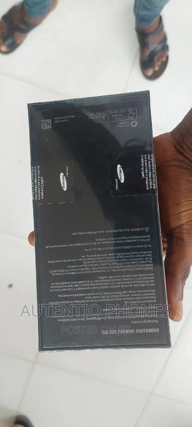 New Samsung Galaxy S20 128 GB Gray