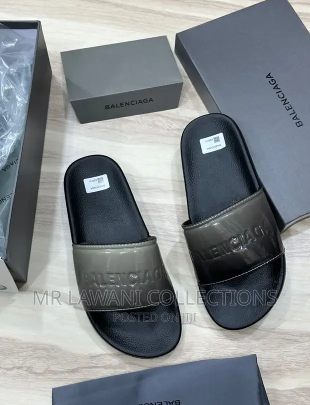 【関税&送料込】Balenciaga Slippers BALENCIAGA 550$ Men's Resort Slippers - White Soft Mule Logo