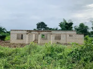 5 Bed Room Uncompleted House