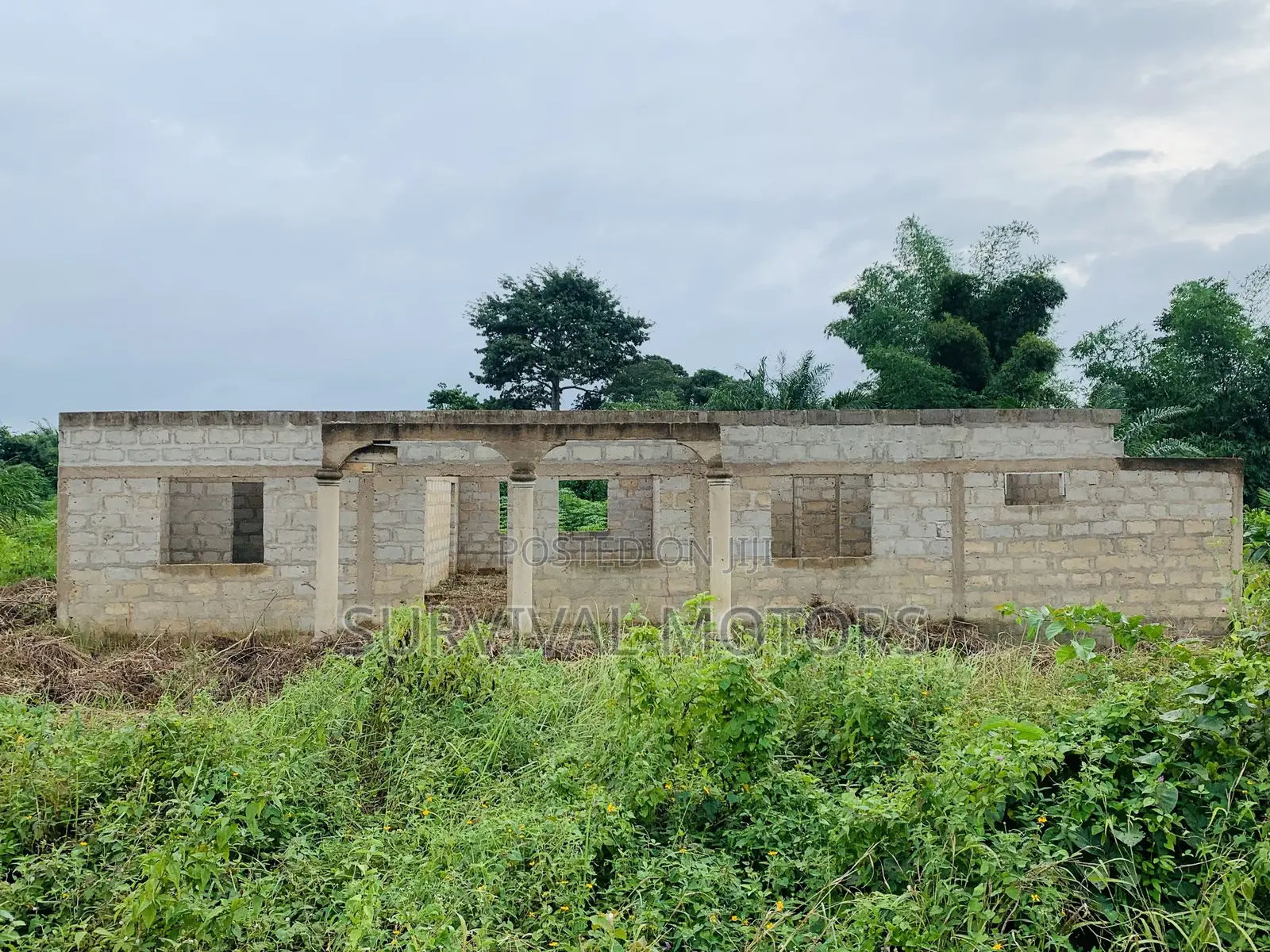 5 Bed Room Uncompleted House