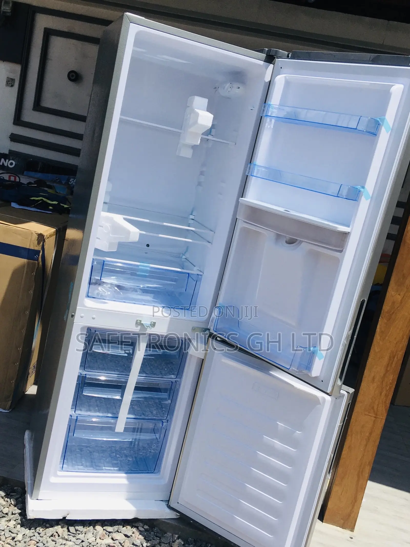 Doubledoor Bottomfreezer Pearl PF-330BWD 251 Liters Pearl