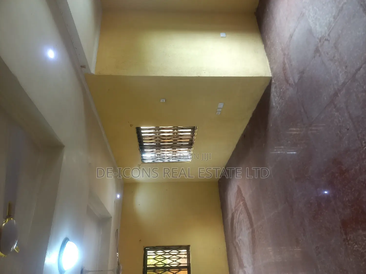 4bdrm Mansion in De-Icons Real Estate, Awutu Senya East Municipal