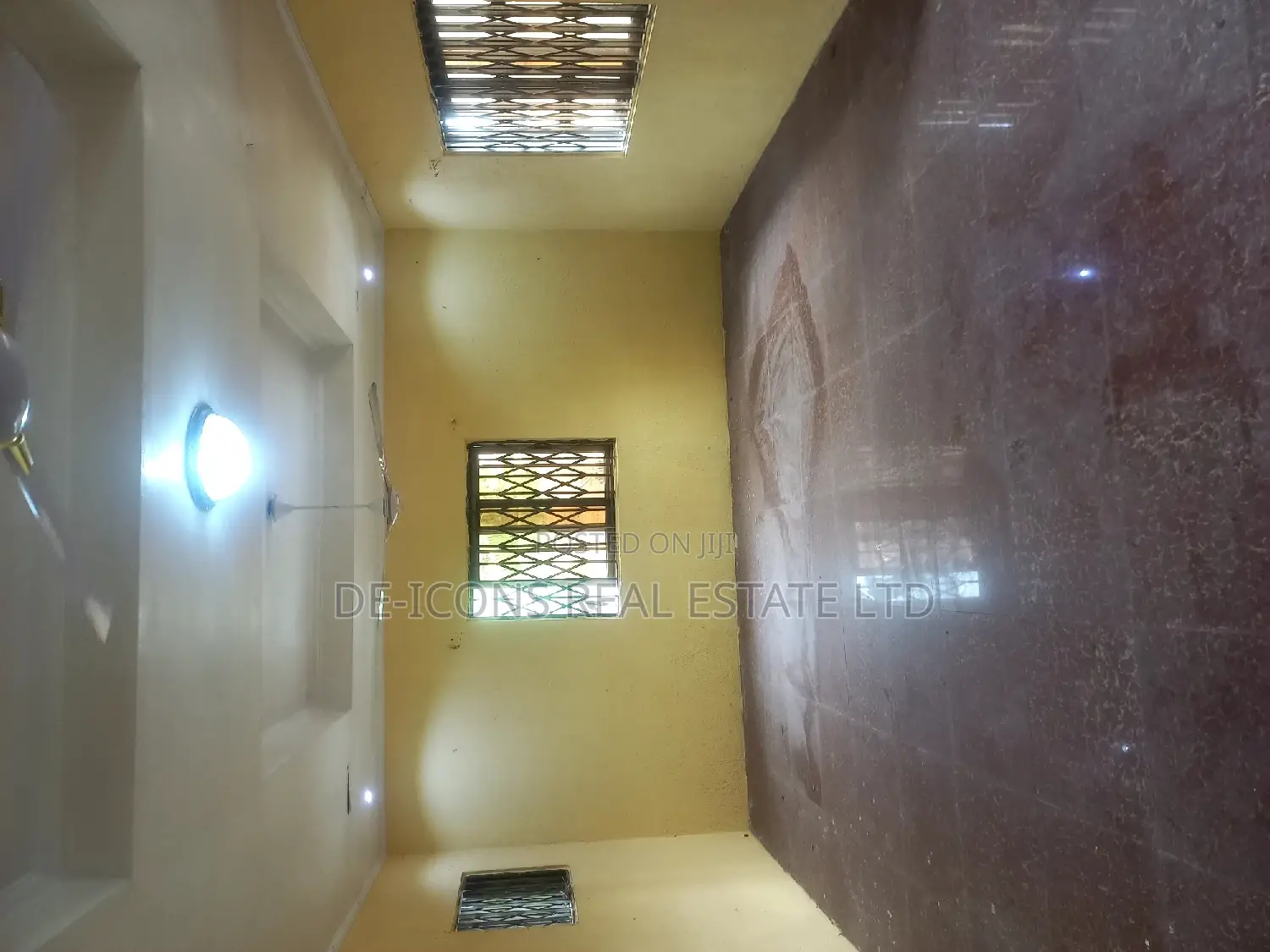 4bdrm Mansion in De-Icons Real Estate, Awutu Senya East Municipal