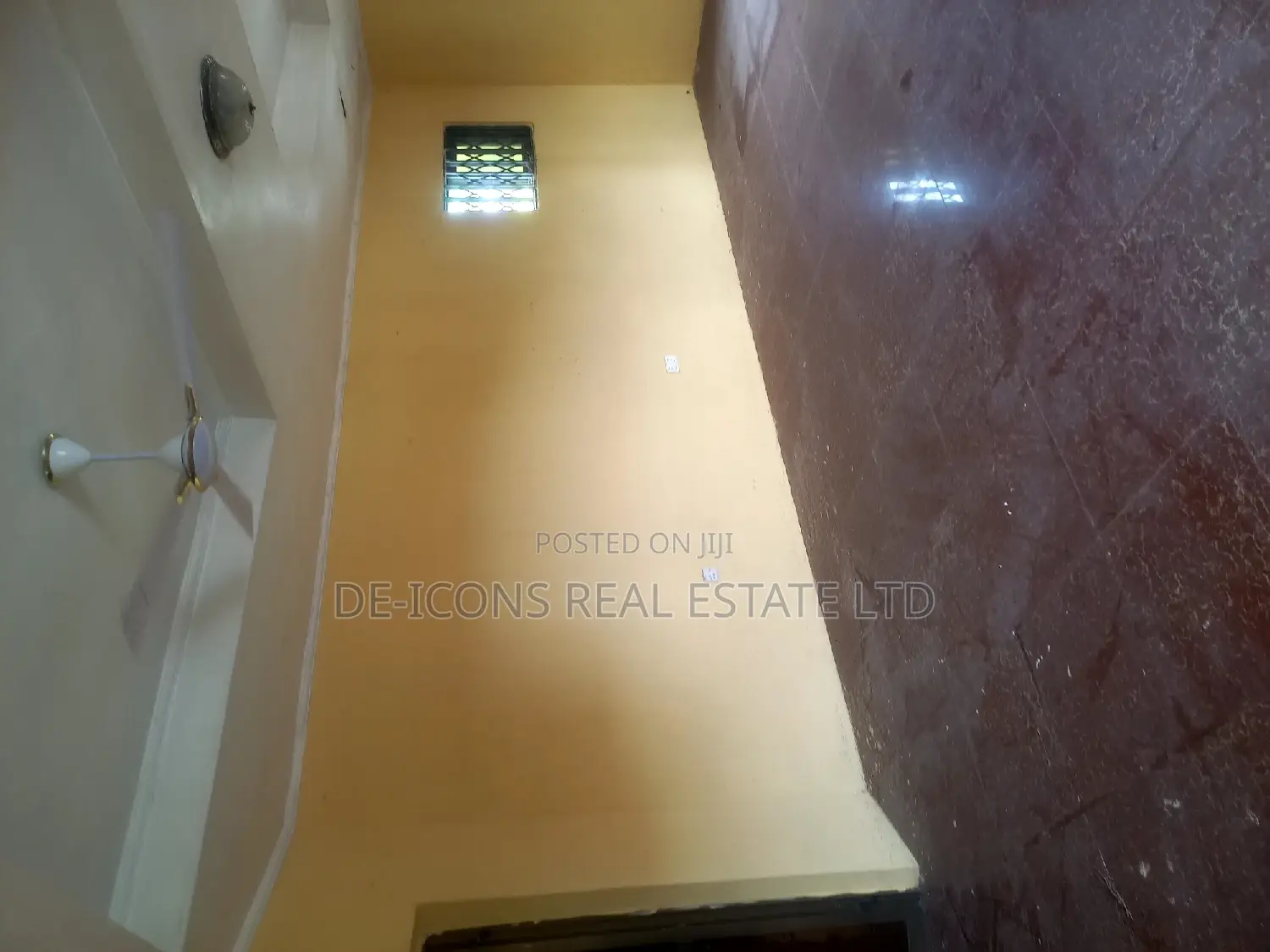 4bdrm Mansion in De-Icons Real Estate, Awutu Senya East Municipal