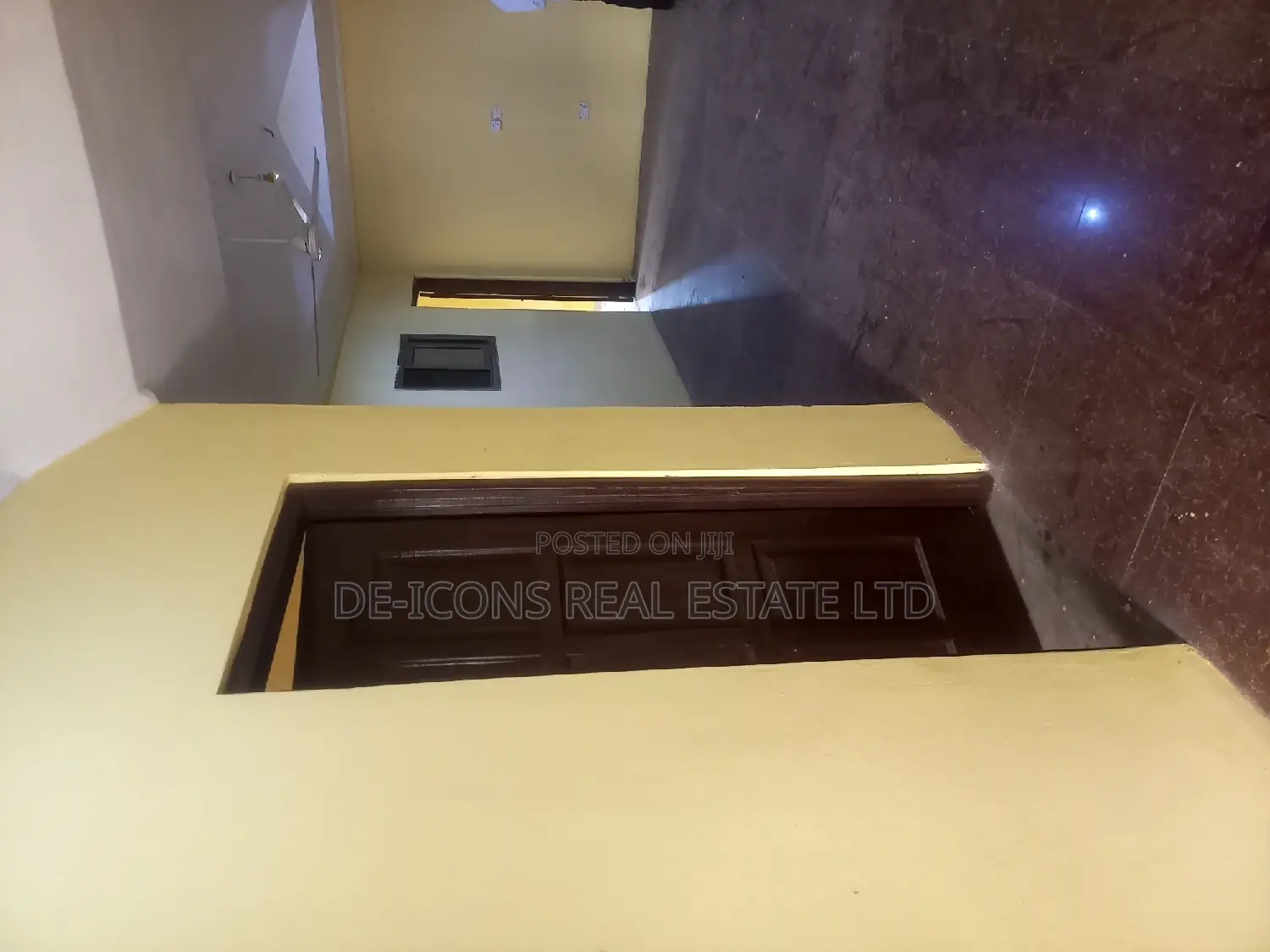 4bdrm Mansion in De-Icons Real Estate, Awutu Senya East Municipal