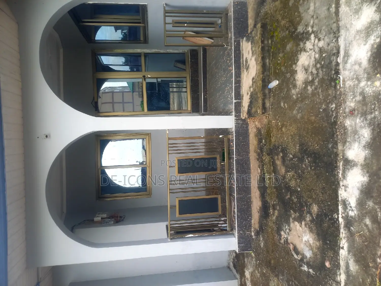 4bdrm Mansion in De-Icons Real Estate, Awutu Senya East Municipal