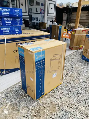 Fresh in Box Midea 7kg Semi-Automatic Washing Machine.