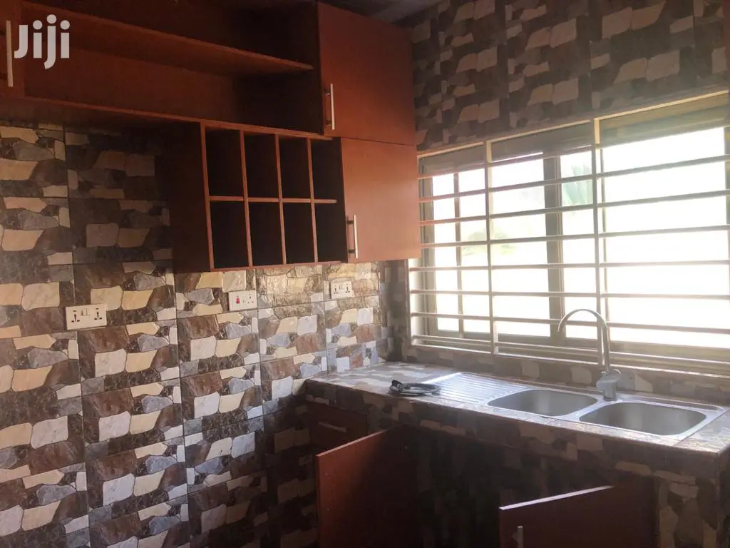 3bdrm House in Bronko Housing, Accra Metropolitan for rent