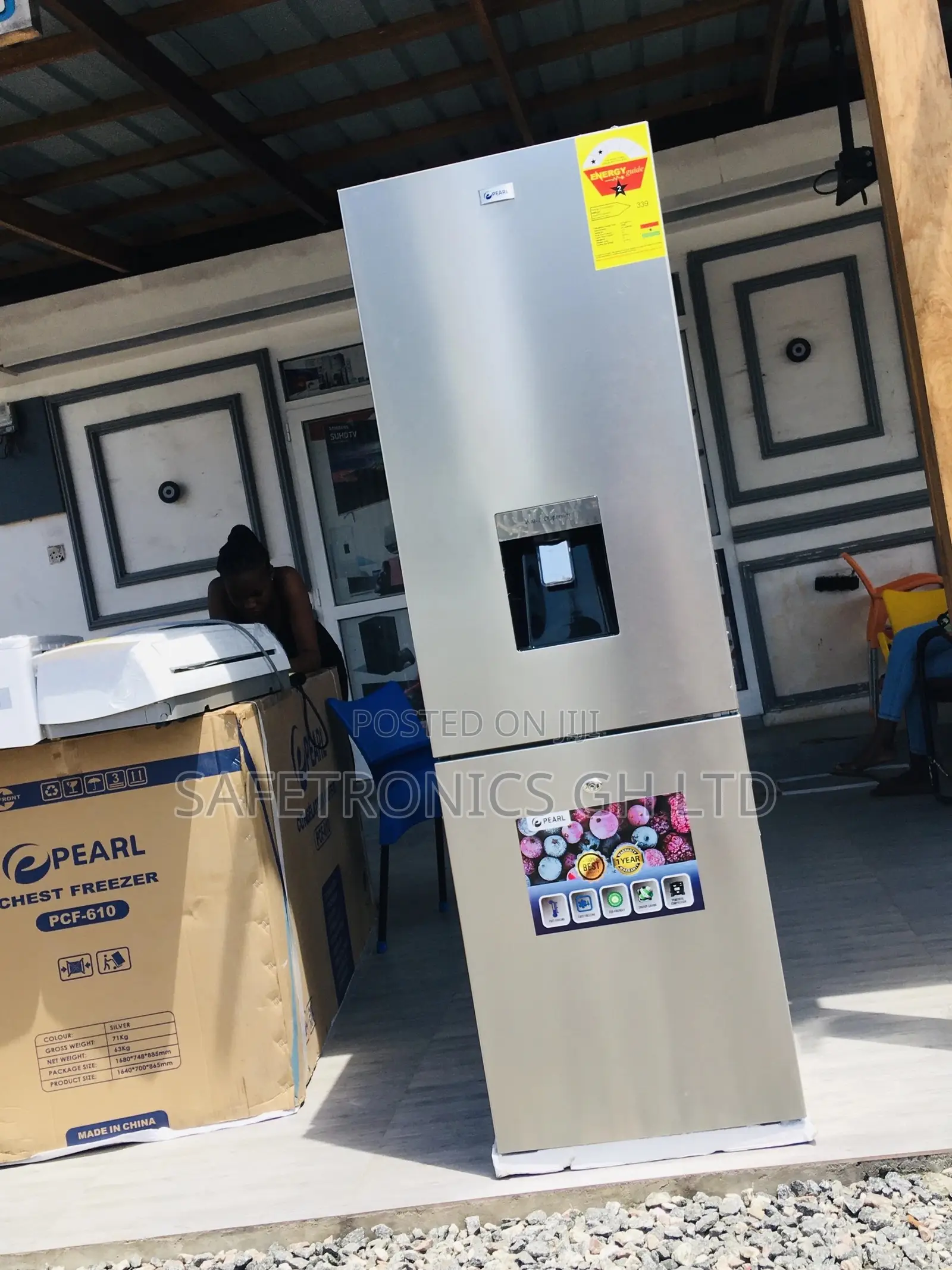 Grab  Bottomfreezer PF-330BWD Doubledoor 251 Liter Fridge 