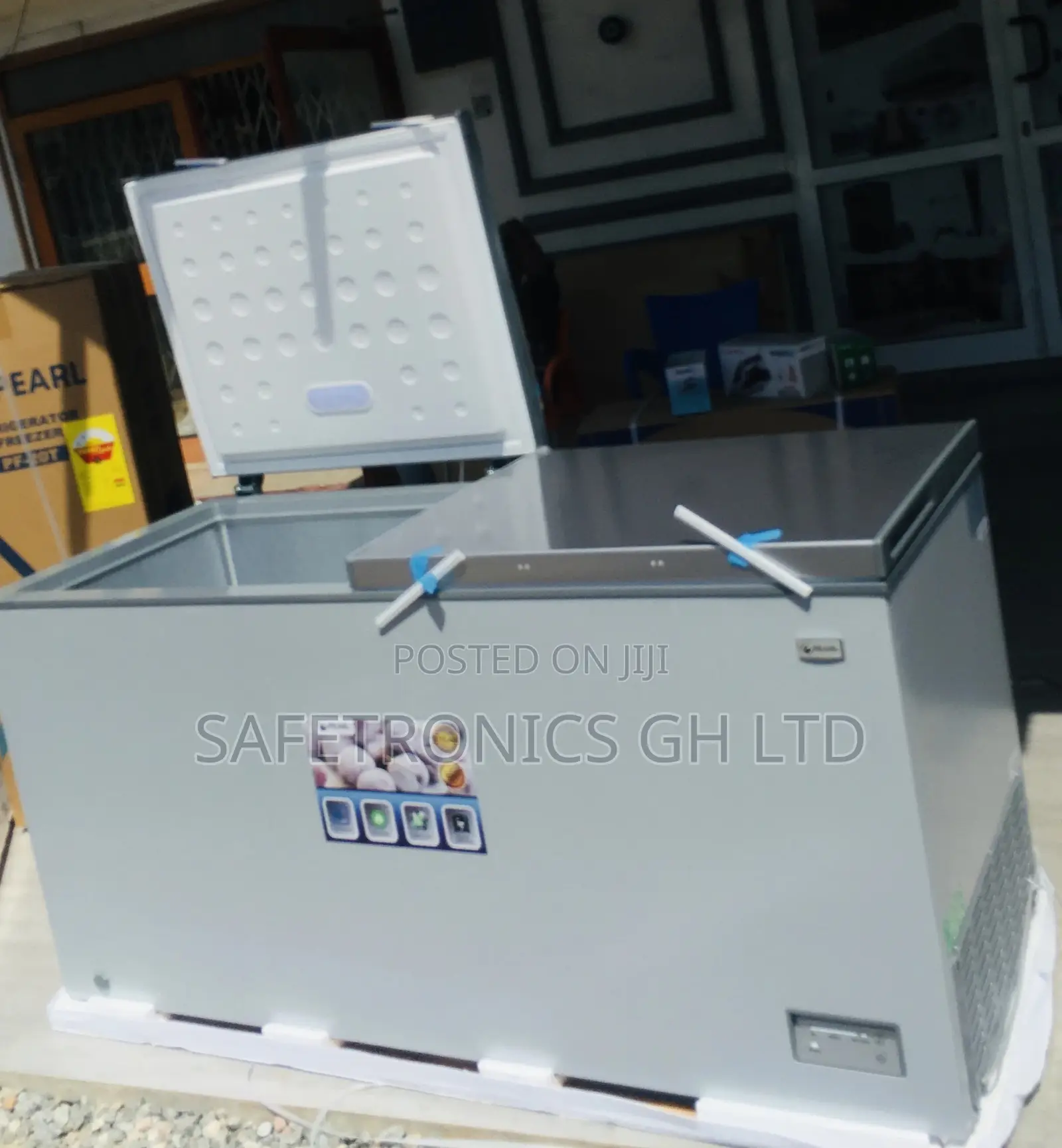 Chestfreezer Pearl Doubledoor PCF-610 Gray 518 Liter
