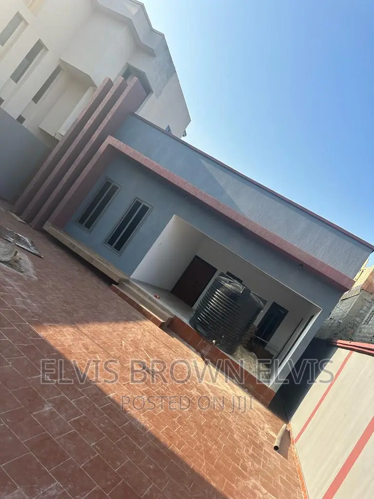3bdrm House in Botwe Lakesid for sale