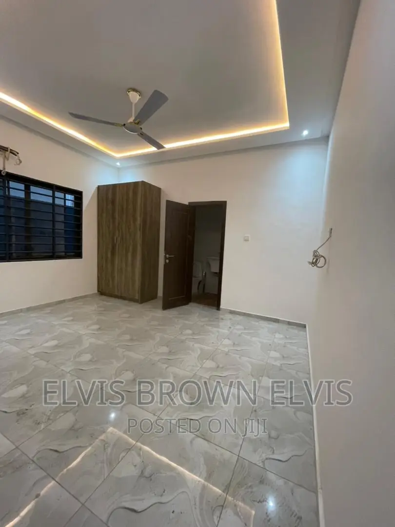 3bdrm House in Botwe Lakesid for sale
