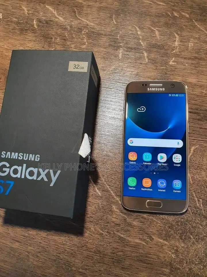 New Samsung Galaxy S7 32 GB Black