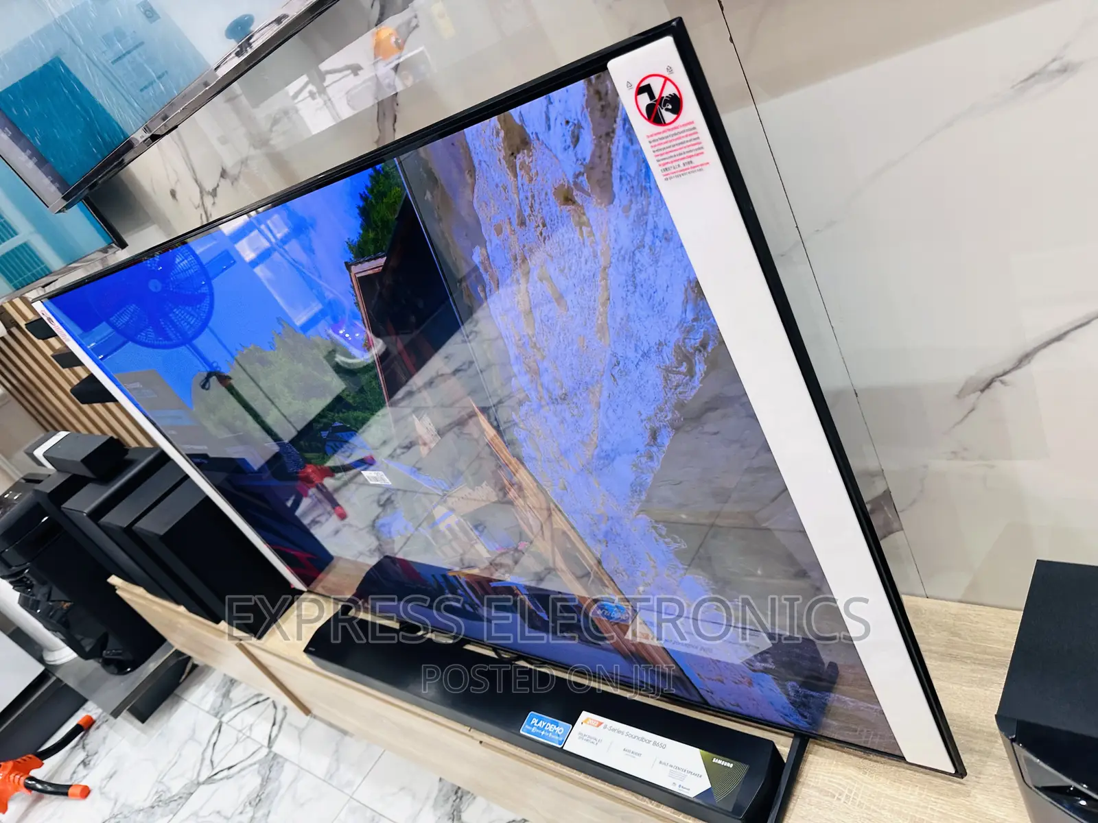 Immersive in Quality Samsung Uhd Smart 85”Cu8000