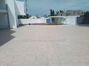 7bdrm House in East Legon for sale
