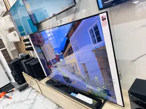 Experience Clarity UHD 85”Bu8000 2022 Samsung Tv 